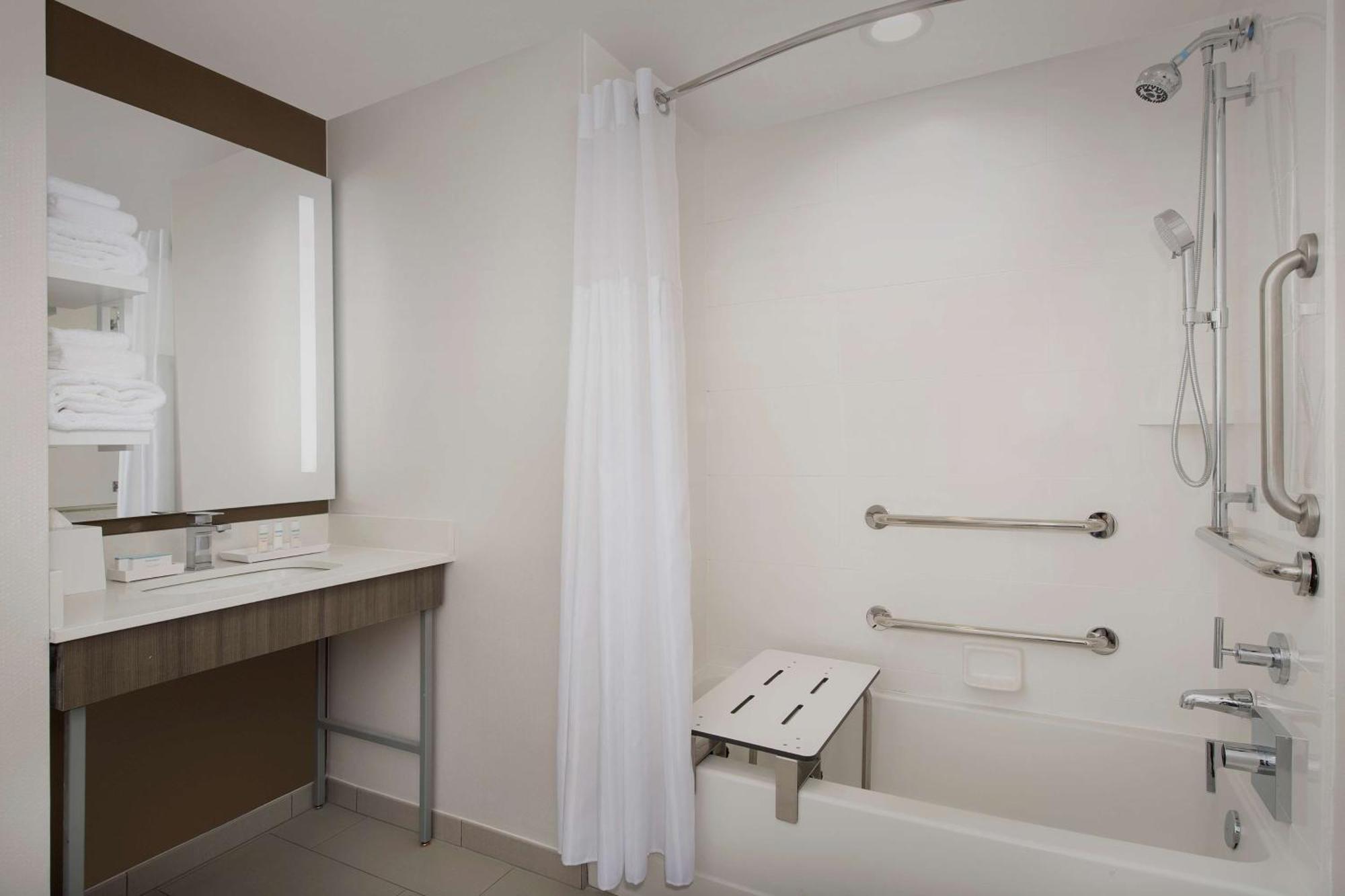 Hilton Garden Inn Columbia Airport, Sc Экстерьер фото