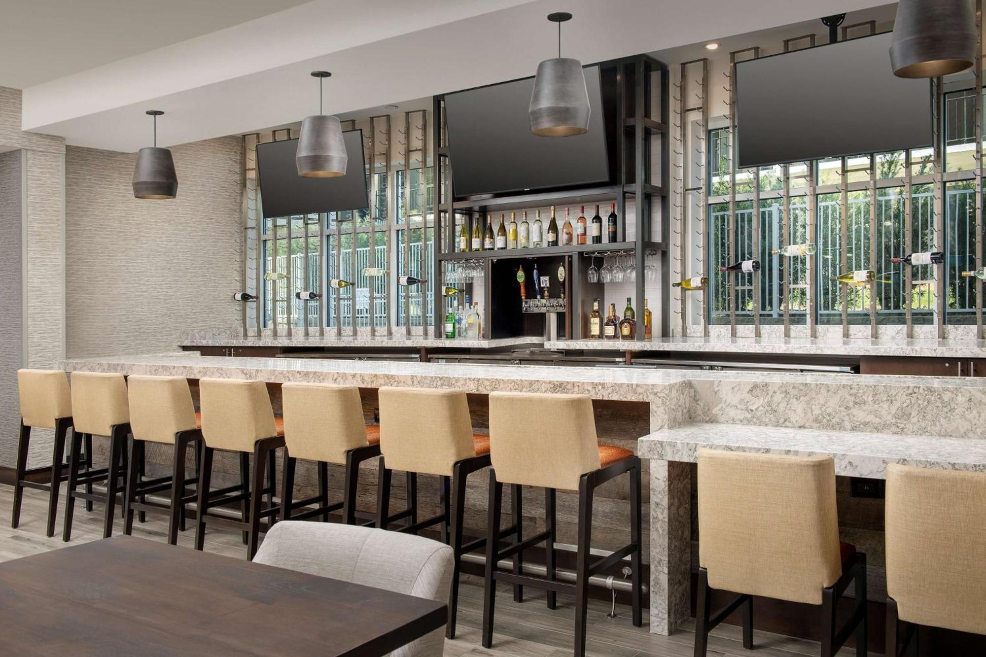 Hilton Garden Inn Columbia Airport, Sc Экстерьер фото